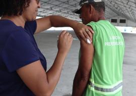 dia-d-da-vacinacao-em-caraguatatuba-aplica-mais-de-500-doses-e-campanha-ja-ultrapassa-12-mil-aplicacoes-1.jpg
