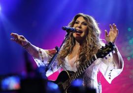 elba-ramalho-bicho-de-pe-e-negritude-junior-sao-algumas-das-atracoes-musicais-do-13-festival-da-sardinha-em-ilhabela.jpg