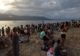 ilhabela-jam-movimenta-praia-do-pereque-com-musica-improviso-e-talentos-locais-neste-final-de-semana.jpg