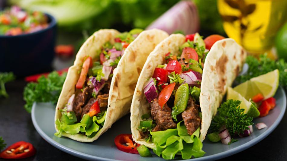 mexican-tacos-with-beef-tomato-sauce-salsa-960x540.jpg
