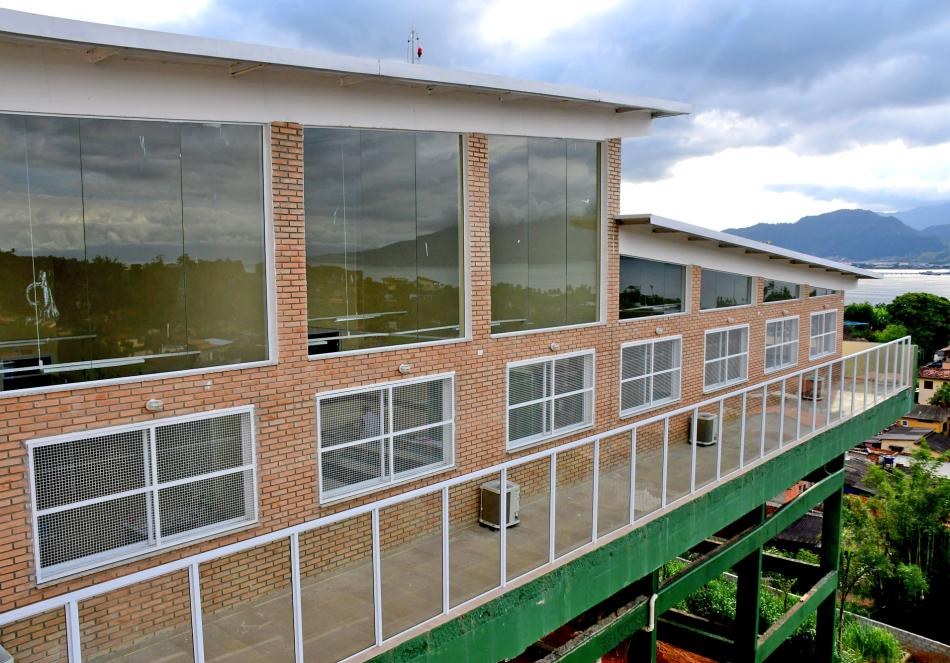 prefeito-colucci-entrega-nova-escola-municipal-no-itaquanduba-com-ensino-em-periodo-integral-1.jpg