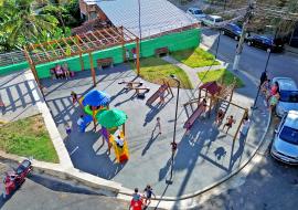 prefeito-colucci-entrega-nova-praca-no-itaquanduba-e-reforca-investimentos-no-bairro-2.jpg