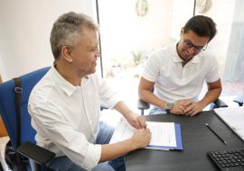 prefeito-reinaldinho-assina-com-comite-paralimpico-brasileiro-para-capacitar-professores-no-atendimento-a-pessoa-com-deficiencia-2.jpeg