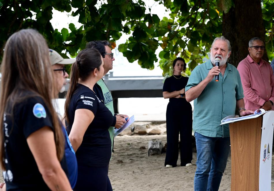 prefeito-toninho-colucci-abre-oficialmente-a-temporada-de-avistamento-de-baleias-e-golfinhos-em-ilhabela-3.jpg