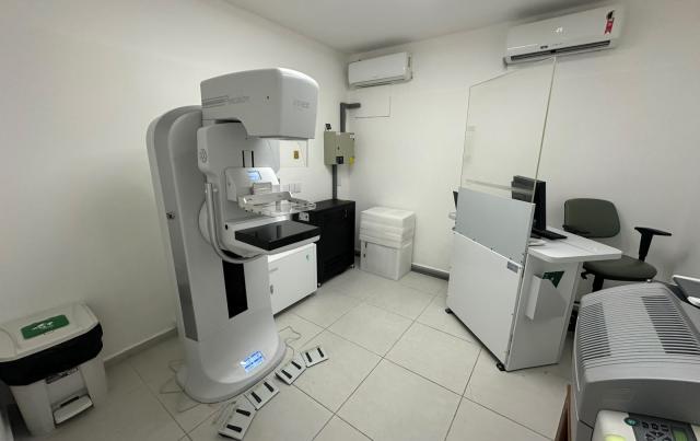 prefeito-toninho-colucci-amplia-investimento-na-saude-da-mulher-com-novo-mamografo-digital-em-ilhabela.jpeg
