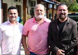 prefeito-toninho-colucci-apresenta-novo-secretario-de-educacao-de-ilhabela-que-assume-pasta-em-setembro.jpeg
