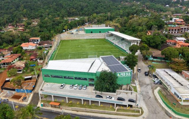 prefeito-toninho-colucci-entrega-fase-final-do-complexo-esportivo-do-peii-sul-em-ilhabela-3.jpeg