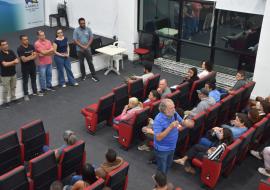 prefeitura-de-ilhabela-entrega-autorizacoes-de-emplacamento-a-67-familias-do-nucleo-bexiga-2.jpg