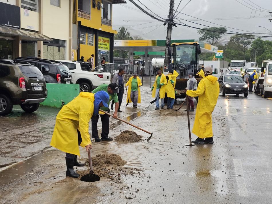 prefeitura-de-ilhabela-intensifica-acoes-de-limpeza-e-desobstrucao-apos-fortes-chuvas-2.jpg