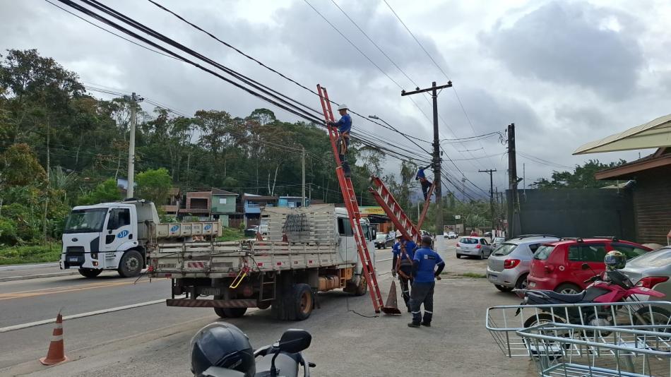 prefeitura-inicia-ordenamento-de-cabos-em-ubatuba.jpeg