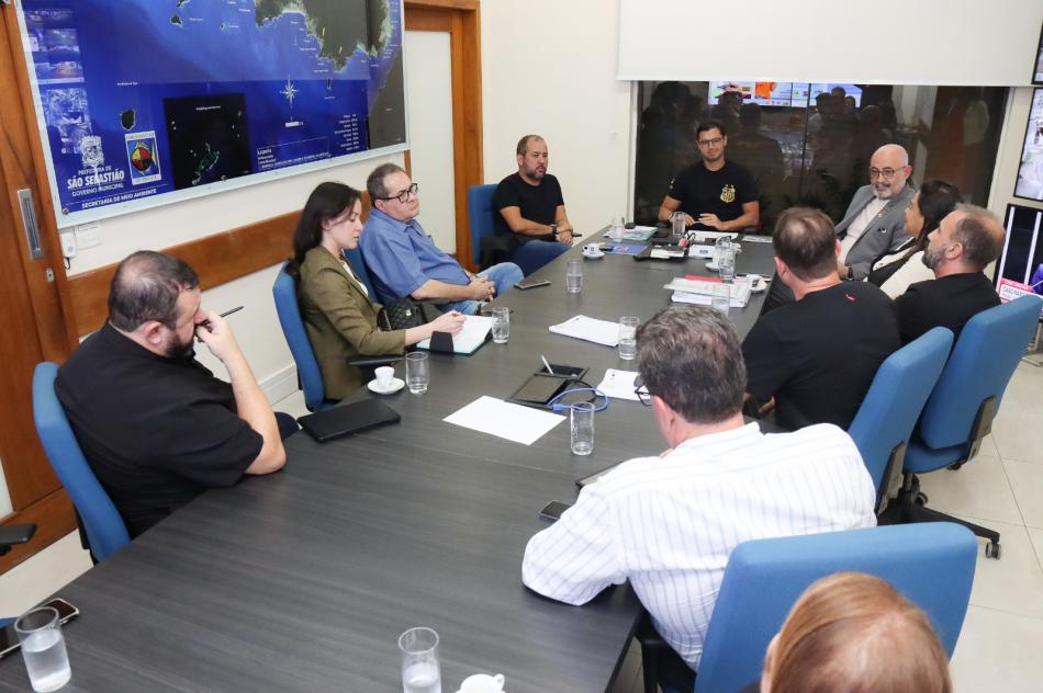 reinaldinho-e-superintendente-do-centro-paula-souza-discutem-ampliacao-e-uma-nova-fatec-na-costa-sul-1.jpeg